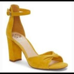 Vince Camuto Wesher Dble Twist Heels in dandelion